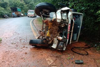 ambulance-overturns-in-agumbe-ghat
