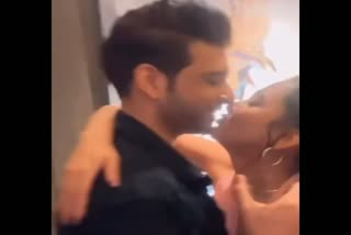 Karan Kundrra kisses Tejasswi Prakash at party,Karan Kundrra Tejasswi Prakash pda moments,Karan Kundrra Tejasswi Prakash latest news,Karan Kundrra Tejasswi Prakash latest updates,Karan Kundrra Tejasswi Prakash romantic moments,Karan Kundrra Tejasswi Prakash relationship,Karan Kundrra Tejasswi Prakash love story,ಪಾರ್ಟಿಯಲ್ಲಿ ತೇಜಸ್ವಿ ಪ್ರಕಾಶ್ ಲಿಪ್​ ಲಾಕ್,ಪ್ರಕಾಶ್ ಲಿಪ್​ ಲಾಕ್ ಫೋಟೋ ವೈರಲ್​,ಕರಣ್ ಕುಂದ್ರಾ ಮತ್ತು ತೇಜಸ್ವಿ ಪ್ರಕಾಶ್ ಲಿಪ್​ ಲಾಕ್,ಡೇಟಿಂಗ್​ನಲ್ಲಿ ಬಾಲಿವುಡ್​ ತಾರೆಯರು,ಬಾಲಿವಿಡ್​ ನಟಿಯ ಲಿಪ್​ ಲಾಕ್ ಫೋಟೋ