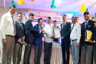 Narendra Singh Negi received Lifetime Achievement Award
