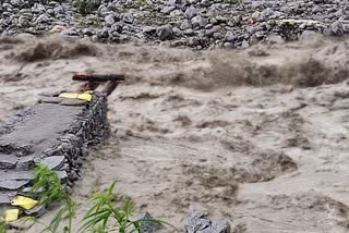 Cloud burst in Tosh Nala himachal pradesh