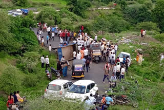 Tractor trolley overturned at Dodheshwar Ghat