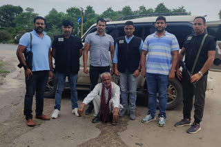 Luck ran out for a criminal, who was absconding for about 30 years and made an acting career in the tinsel verse of Bhojpuri. Haryana's Special Task Force (STF) arrested the thespian on Monday.