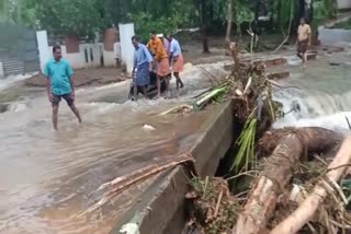 heavy rain kannur kerala  kerala rain visual  ഉരുൾപ്പൊട്ടൽ ഭീതിയിൽ മലയോരമേഖല  കണ്ണൂരിൽ കനത്ത മഴ  കണ്ണൂരിൽ ഉരുൾപ്പൊട്ടൽ  നെടുംപൊയിൽ തുടിയാട് ഉരുൾപൊട്ടൽ  landslide death kannur