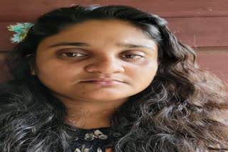 Etv Bharatlady caught with mdma at batheri  എംഡിഎംഎ  എംഡിഎംഎ യുമായി യുവതി പിടിയില്‍  സുല്‍ത്താന്‍ ബത്തേരി  സുല്‍ത്താന്‍ ബത്തേരിയിൽ എംഡിഎംഎ പിടികൂടി  mdma  വയനാട്ടിൽ എംഡിഎംഎ പിടികൂടി  lady caught with mdma at wayanad