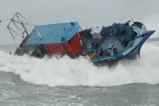 boat-stuck-in-strong-cyclonic-winds