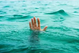 Student died drowned in pond of Temple  ക്ഷേത്രക്കുളത്തില്‍ വീണ് വിദ്യാര്‍ത്ഥി മരിച്ചു  കുളത്തില്‍ വീണ് മരിച്ചു  പത്തനംതിട്ട വാര്‍ത്തകള്‍  മുങ്ങിമരണം  കേരളം പുതിയ വാര്‍ത്തകള്‍  ജില്ല വാര്‍ത്തകള്‍  Death by water  drowned to death