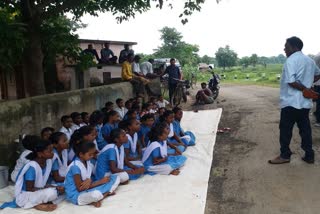 students protest for teacher problem in boudh