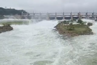 Nearly 2 lakh cu-secs of water being released from Stanley Reservoir!