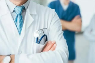 fake-doctor-treated-43000-patients-for-4-years-in-warangal