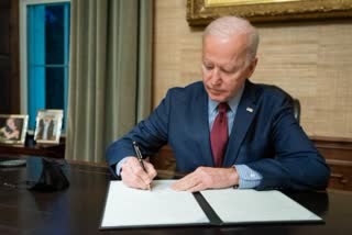 Biden signs second executive order on abortion rights