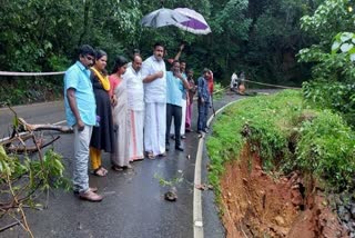 protective wall collapsed at idukki  kochi dhanushkodi national highway protective wall collapsed  idukki latest news  idukki local news  kochi dhanushkodi highway transportation  ഇടുക്കി വാർത്ത  കൊച്ചി ധനുഷ്കോടി ദേശീയപാത അപകടാവസ്ഥയിൽ  കനത്തമഴയിൽ സംരക്ഷണഭിത്തി തകർന്നു