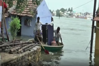 கழுகு பார்வையில் காவிரி ஆற்று வெள்ளப்பெருக்கு; கடல் போல் காட்சியளிக்கும் பவானி