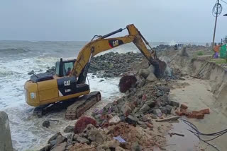 Steps have been taken to protect houses in sea erosion  sea erosion in Alappuzha  sea erosion  ആലപ്പുഴയില്‍ കടലാക്രമണം  ആലപ്പുഴയില്‍ കടല്‍ ക്ഷോഭം  ആലപ്പുഴയില്‍ വീടുകള്‍ തകര്‍ച്ച ഭീഷണിയില്‍  അമ്പലപ്പുഴ വണ്ടാനം കടല്‍ത്തീരത്ത് കടല്‍ കയറ്റം  അമ്പലപ്പുഴ വണ്ടാനം കടല്‍ത്തീരം  എച്ച് സലാം എംഎല്‍എ  H Salam MLA  കടല്‍ കയറി വീട് തകര്‍ന്നു  ജലസേചന വകുപ്പ്  alappuzha news  alappuzha latest news  ആലപ്പുഴ വാര്‍ത്തകള്‍