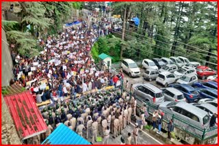 gardeners and farmers protest in Himachal.