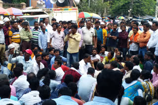 Demonstration of Panchayat Svayansevak near Chief Minister House in Ranchi