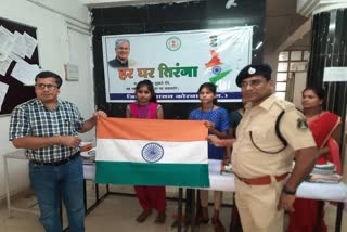 Korba Collector bought the flag under the Tricolor campaign at Har Ghar