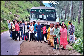 hrtc bus stopped in karsog