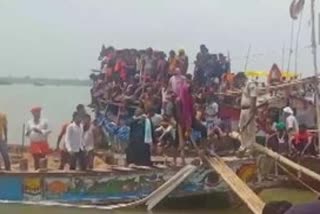 four-die-as-lpg-cylinder-explodes-on-a-boat-in-ganga-river