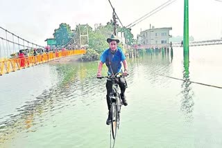 సాహసం సేయరా పర్యాటకా