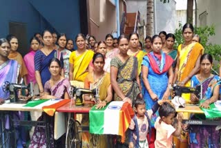 azadi-ka-amrith-mahothsav-making-of-tricolour-flag-in-ballary