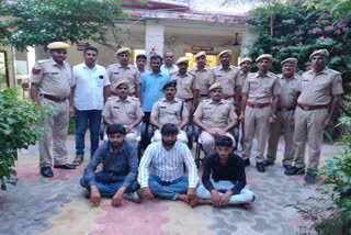 Four smugglers arrested from Barmer