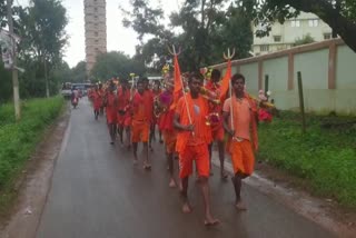 devotees in Jwaleswar Mahadev