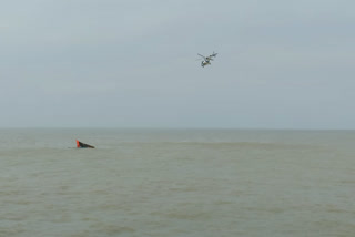 Two fishermen rescued from boat sinking near shore