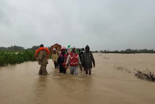 ଭରା ନଦୀରେ ଫସିଲେ ଶ୍ରମିକ