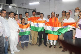 Former CM Raghuvar Das to be distribute national flag to poor
