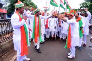mla-as-patil-nadahalli-dance-with-his-sons