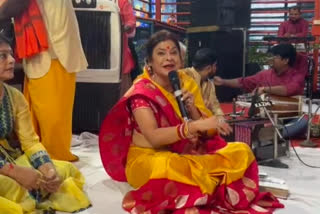 On the last Monday of Sawan in Ayodhya, famous folk singer Malini Awasthi sings with Kajari songs in the court of Ramlala in Ayodhya.