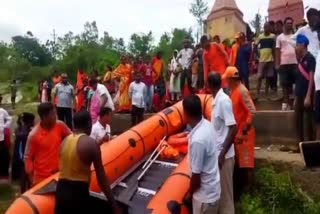 Ranchi NDRF team took out body of young man drowned in river in Dhanbad
