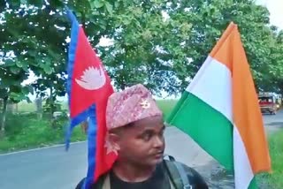 नेपाली मुस्लिम युवक पैदल यात्रा पर निकला