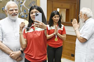 निकहत जरीन गोल्ड मेडल  निकहत जरीन खबरें  nikhat zareen pm modi selfie  nikhat zareen news  nikhat zareen gold medal in cwg  Nikhat Zareen CWG  nikhat zareen  India In CWG 2022  cwg golden girl nikhat zareen  CWG 2022