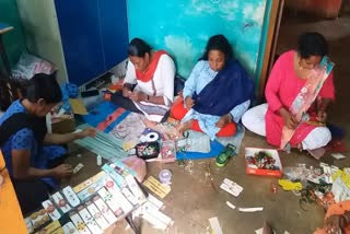 Divyang women are making unique rakhis in Raipur