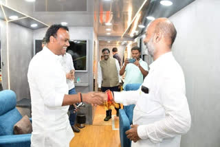 Komati Reddy Rajagopal Reddy meets Bandi Sanjay At panthangi in yadadri bhongir district