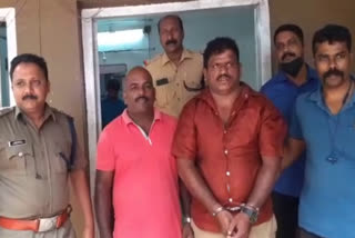 man posing as police officer arrested  pathanamthitta man arrested for impersonating police  pathanamthitta arrest latest  pathanamthitta latest news  പത്തനംതിട്ട ജില്ല വാര്‍ത്തകള്‍  പൊലീസ് ഉദ്യോഗസ്ഥന്‍ ചമഞ്ഞ് പണം തട്ടല്‍  പൊലീസ് ഉദ്യോഗസ്ഥന്‍ ചമഞ്ഞ് അറസ്റ്റ്  പണം തട്ടല്‍ അറസ്റ്റ്  rat