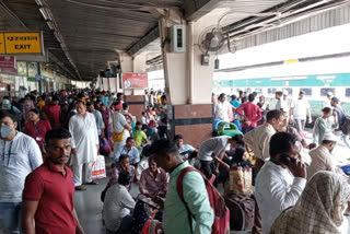 Long waiting list in trains as rush on Raksha Bandhan, railway operating special trains and adding coaches