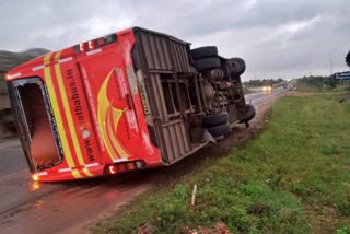 private-bus-accident-at-davanagere