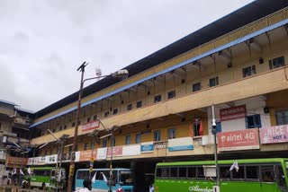 Evacuation of Kottayam thirunakkara shopping complex  Evacuation of shopping complex in Kottayam put on hold  ഷോപ്പിംഗ് കോംപ്ലക്‌സ് ഒഴിപ്പിക്കൽ  ഷോപ്പിംഗ് കോംപ്ലക്‌സ് ഒഴിപ്പിക്കൽ കോടതി ഉത്തരവിനെ തുടർന്ന് നിർത്തിവെച്ചു  കോട്ടയം തിരുനക്കര ഷോപ്പിംഗ് കോംപ്ലക്‌സ്  കോട്ടയം തിരുനക്കര ഷോപ്പിംഗ് കോംപ്ലക്‌സ് ഒഴിപ്പിക്കൽ നടപടി ഹൈക്കോടതി ഉത്തരവിനെ തുടർന്ന് നിർത്തിവെച്ചു  വ്യാപാരികളുടെ പ്രതിഷേധം  നഗരസഭ ആക്‌ടിംഗ് സെക്രട്ടറി  Kottayam shopping complex  kottayam  kottayam district news