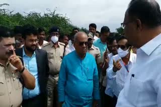 Kn_vjp_02_katti_visting_flood_avb_KA1005