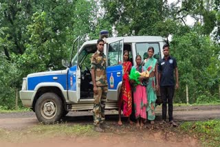 Delivery of baby girl in police car in Korba