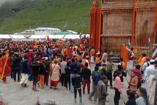 Devotees gathered in Kedarnath