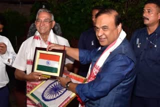 Chief Minister presents tricolour flag to eminent personalities politicians journalists