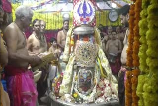 Biggest Rakhi tied to Baba Mahakal