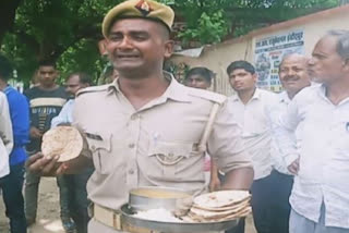 up police constable crying for food