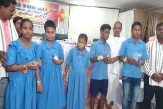 blind childrens are celebrated raksha bandhan in bhubaneswar