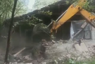 lcma-conducts-demolition-drive-in-various-srinagar-areas