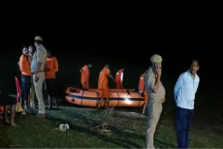 several killed as boat capsizes in Yamuna