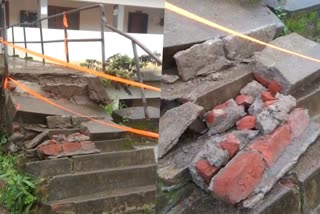 building of kallar school collapsed due to rain idukki  building of kallar school collapsed  kallar school building collapsed  idukki news today  idukki rain disaster  idukki rain news  കനത്ത മഴയിൽ കല്ലാർ സ്‌കൂളിന്‍റെ നടപ്പാലം തകര്‍ന്നു  ഹയർസെക്കൻഡറി വിഭാഗം കെട്ടിടത്തിലേക്ക് ഉള്ള പ്രധാന നടപാലം തകര്‍ന്നുവീണു  കല്ലാർ ഗവൺമെൻറ് ഹയർ സെക്കൻഡറി സ്‌കൂള്‍  പാലം നിർമാണത്തിലെ അപാകത  ഇടുക്കി മഴ വാര്‍ത്തകള്‍  മഴ ദുരന്തം ഇടുക്കി  ഇടുക്കി പുതിയ വാര്‍ത്ത  ഇടുക്കി ഏറ്റവും പുതിയ വാര്‍ത്ത  ഇടുക്കി പ്രധാന വാര്‍ത്തകള്‍